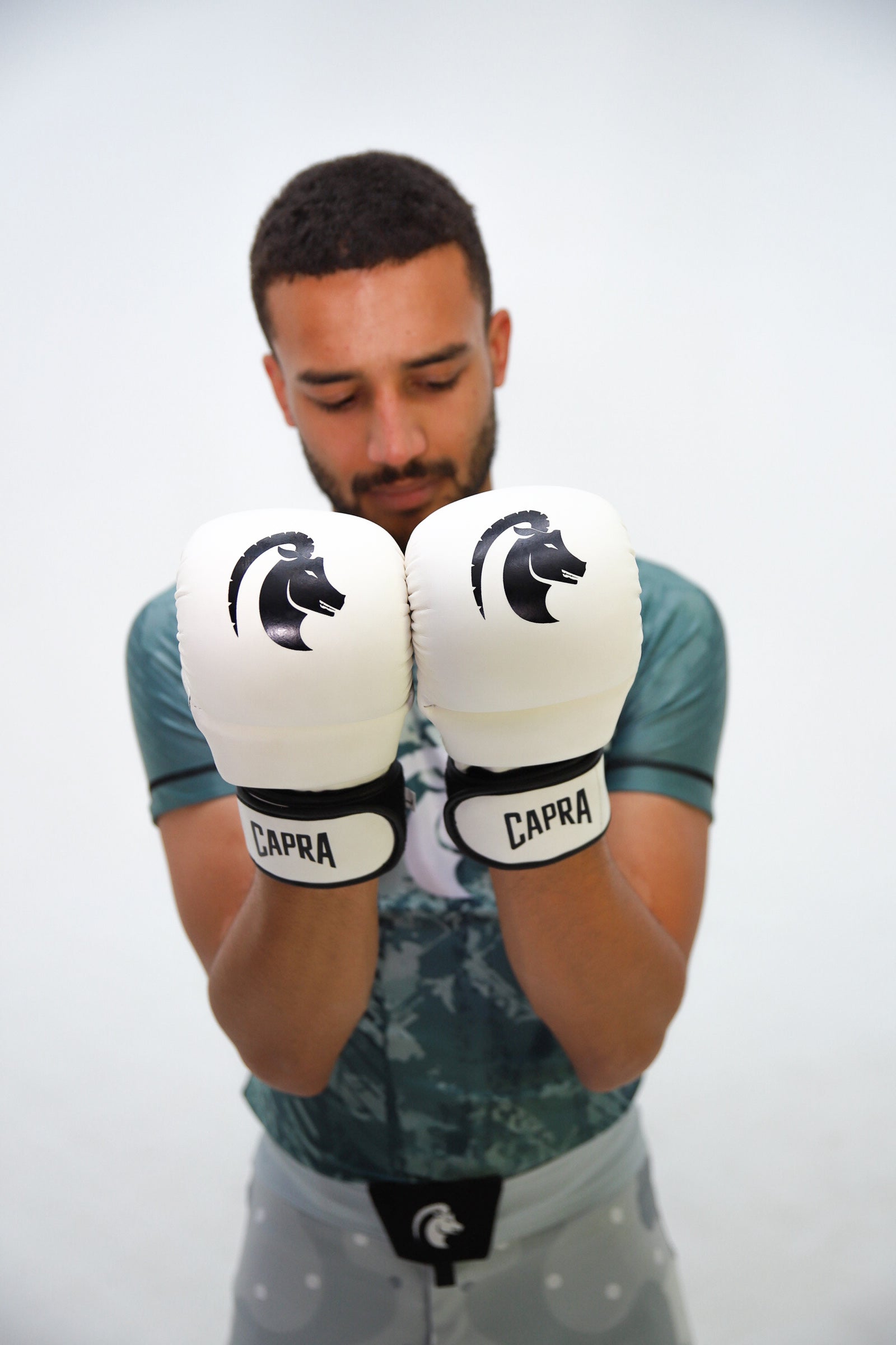 CAPRA MMA Sparring Gloves - set zwart en wit