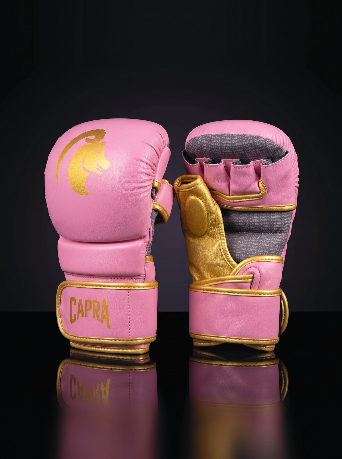 Capra MMA Sparring Gloves Gold Edition roze/goud - vooraanzicht en handpalm #Kleur_Roze