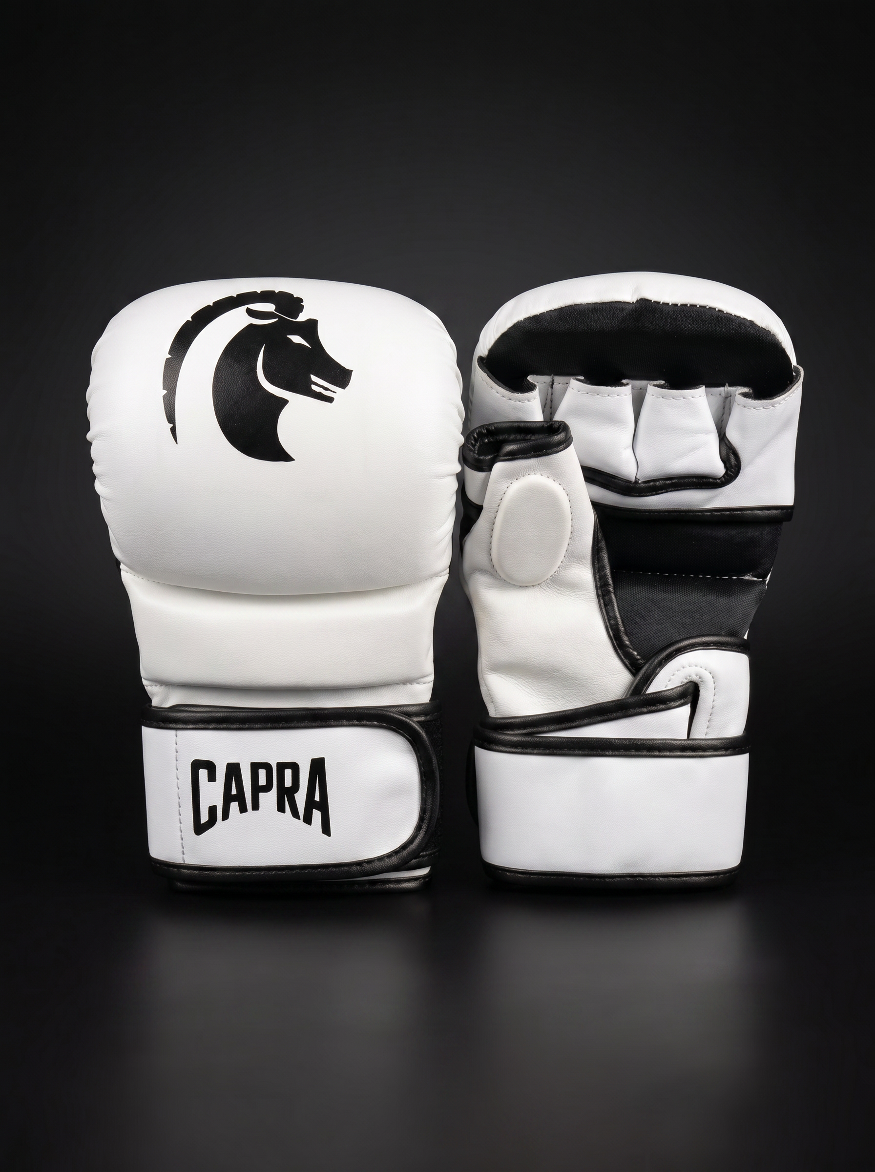 CAPRA MMA Sparring Gloves Core Edition - Wit met zwart logo, studio