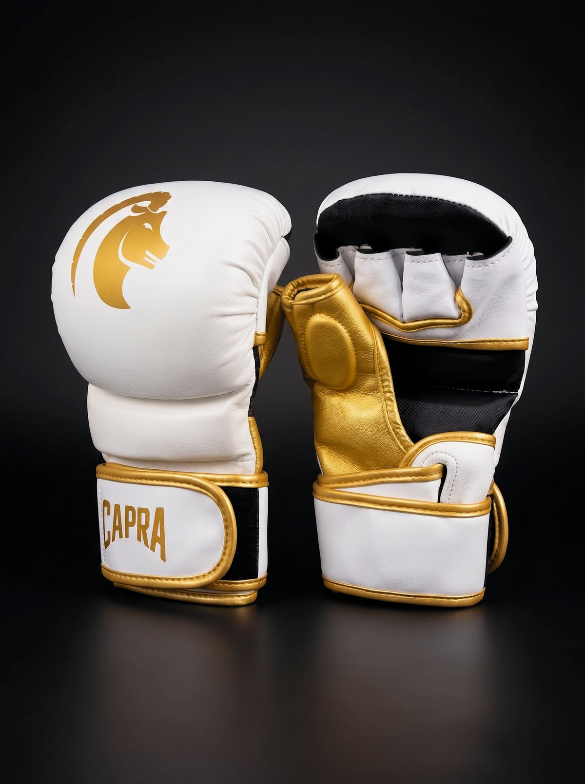 Capra MMA Sparring Gloves Gold Edition wit/goud - vooraanzicht en handpalm #Kleur_Wit
