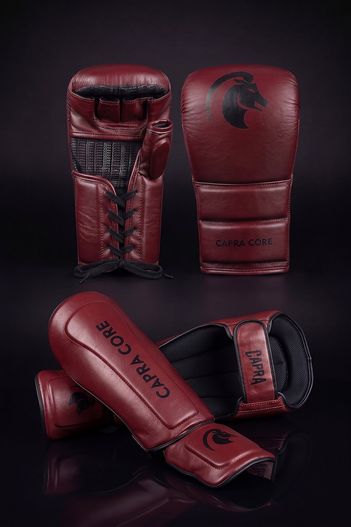 Capra Laced Fight Set in bordeauxrood met zwart - MMA sparringhandschoenen en scheenbeschermers